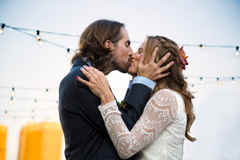 Chicago wedding photo, outdoor Chicago wedding in the west loop